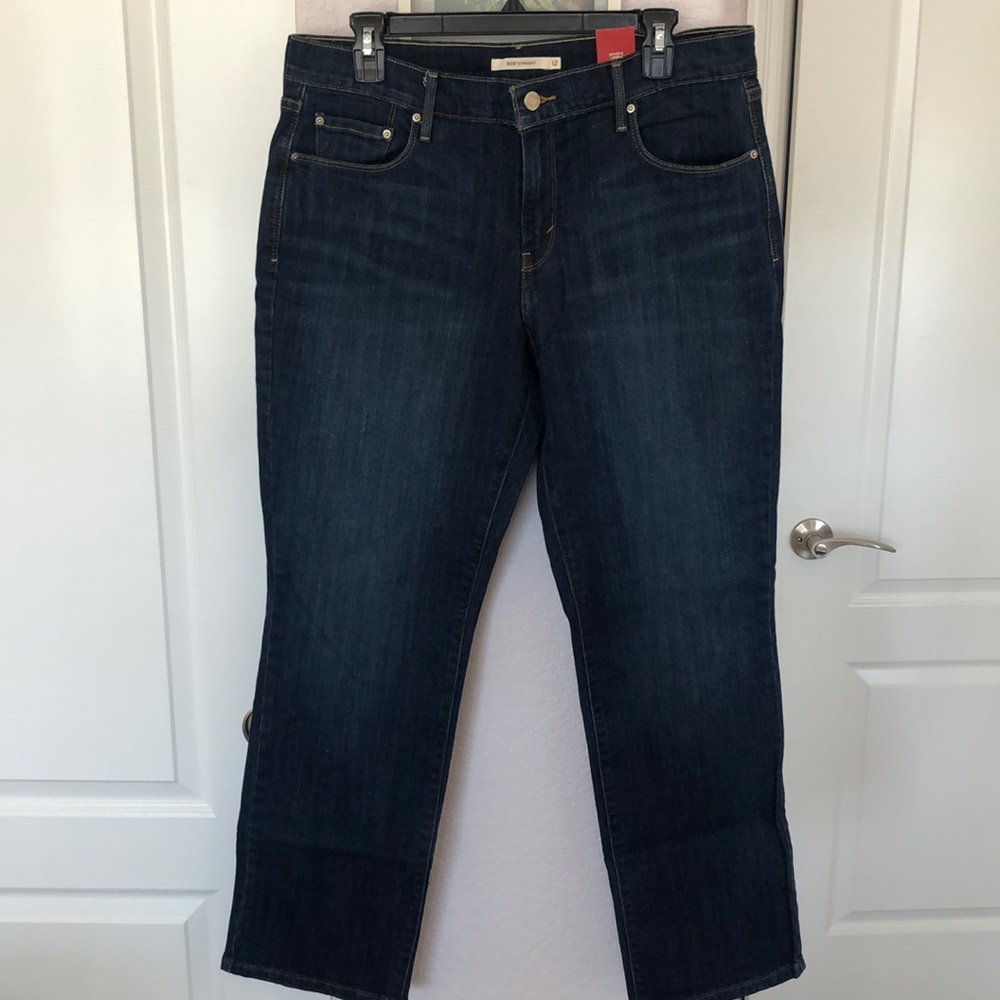 NWT- Levi’s - Dark Wash Straight Leg Jeans